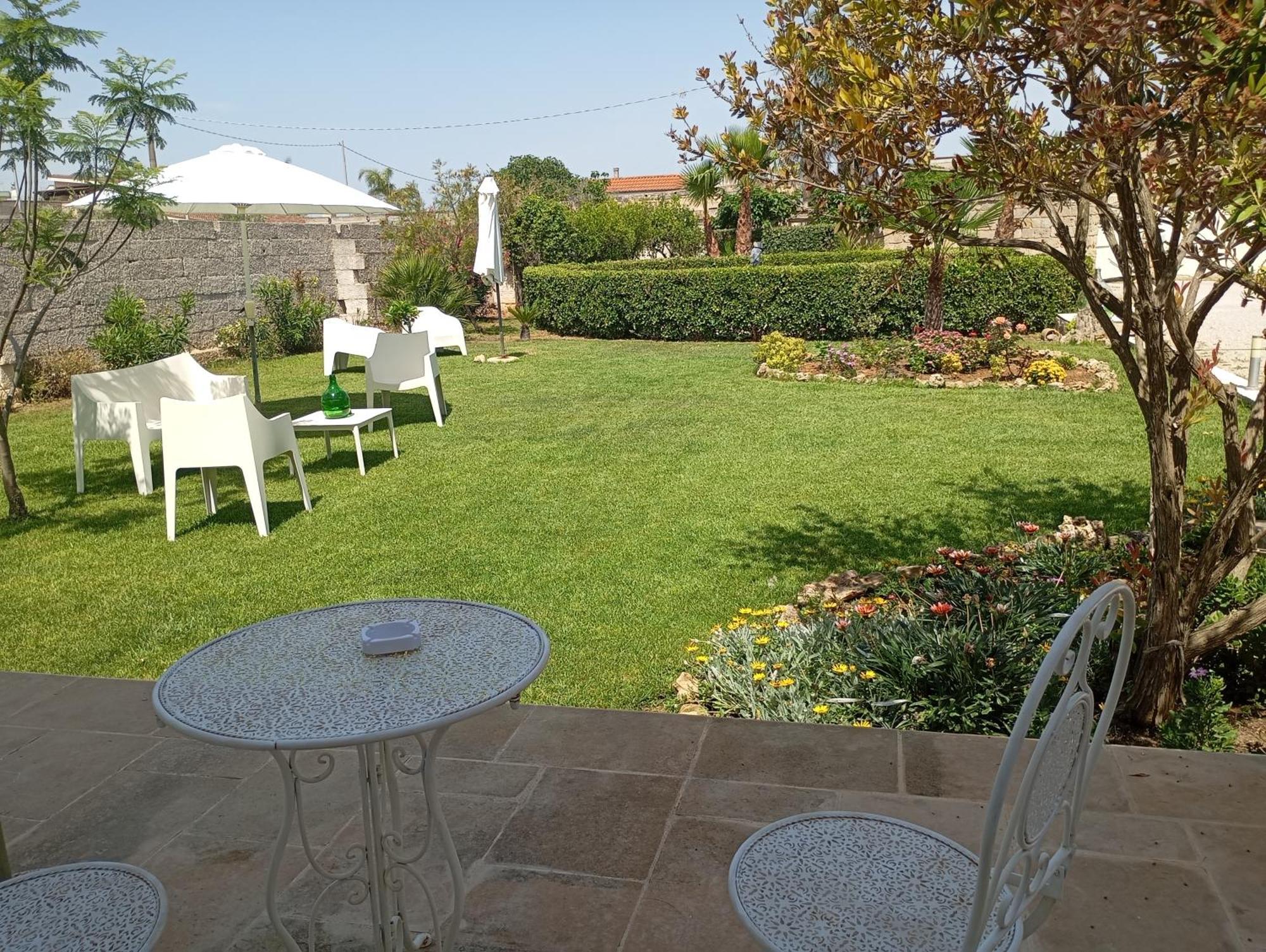 Li Curti B&B Melissano Exterior photo